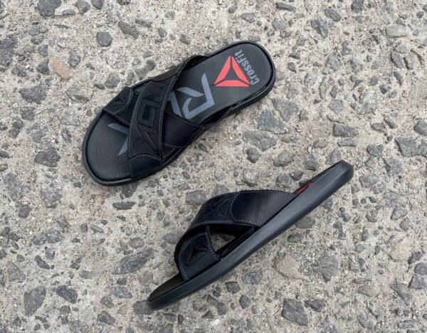 Чоловічі шкіряні шльопанці Reebok Код: R7 чорний - Зображення 2