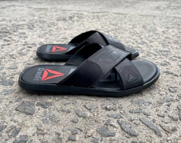 Чоловічі шкіряні шльопанці Reebok Код: R7 чорний - Зображення 3