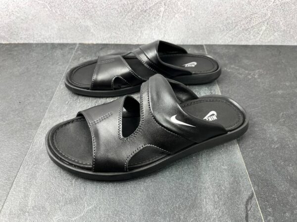 Чоловічі шкіряні шльопанці Nike Код: N35 чорний
